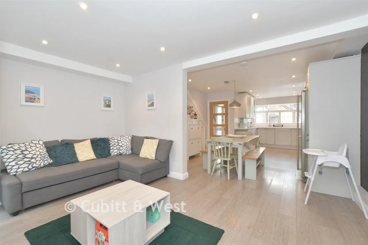 Penfolds Place, Arundel, BN18, photo 4