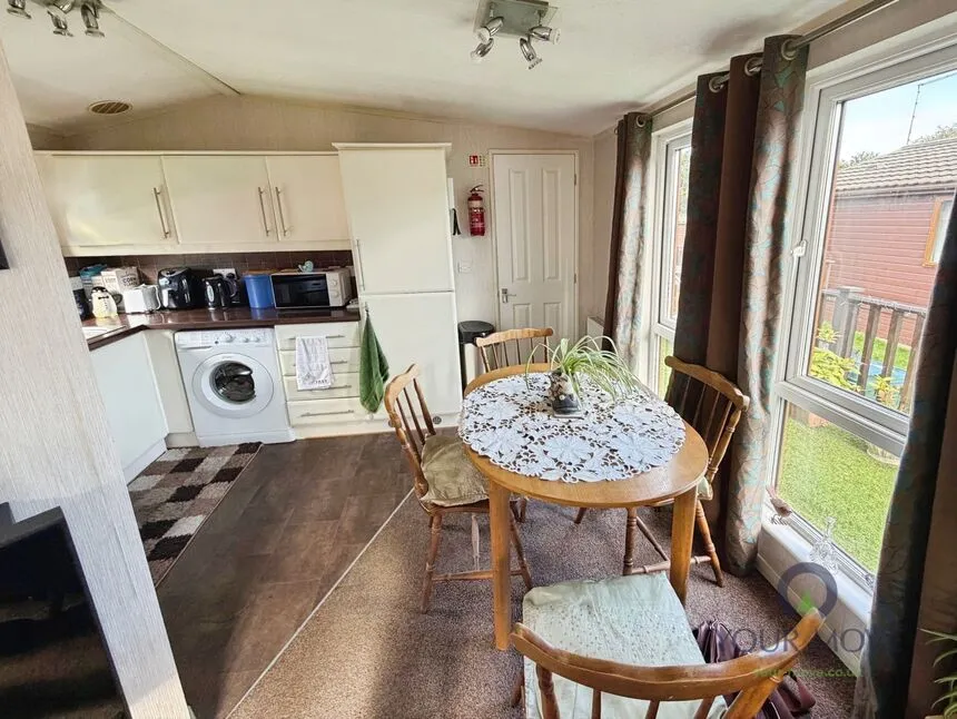 Park Road, Overseal, DE12, photo 10