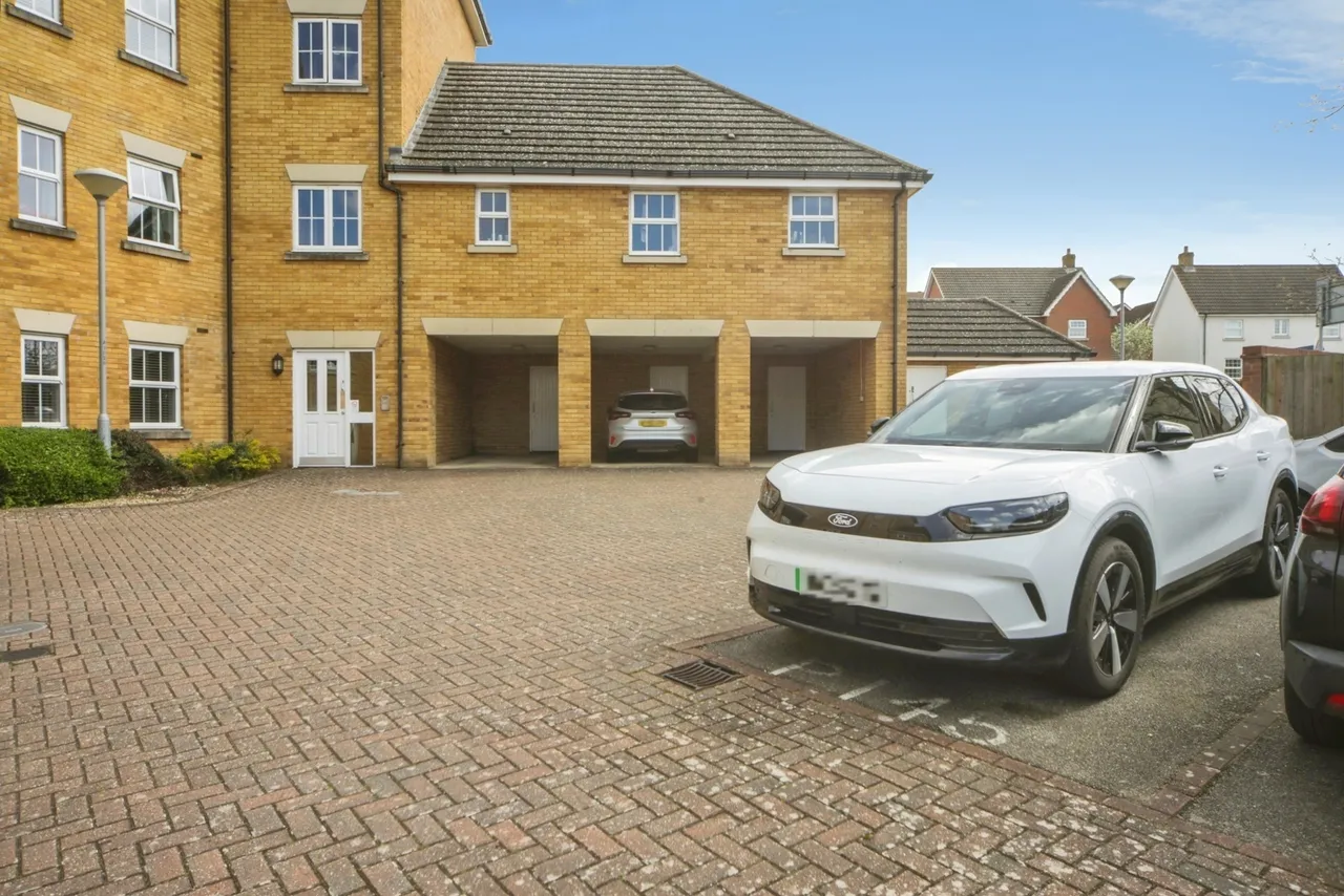 Nuthatch Close, Stowmarket, Suffolk, IP14, photo 12