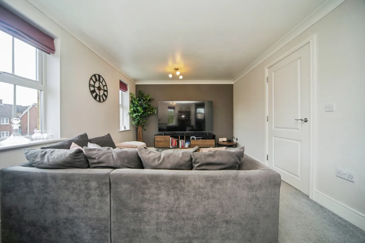 Nuthatch Close, Stowmarket, Suffolk, IP14, photo 11