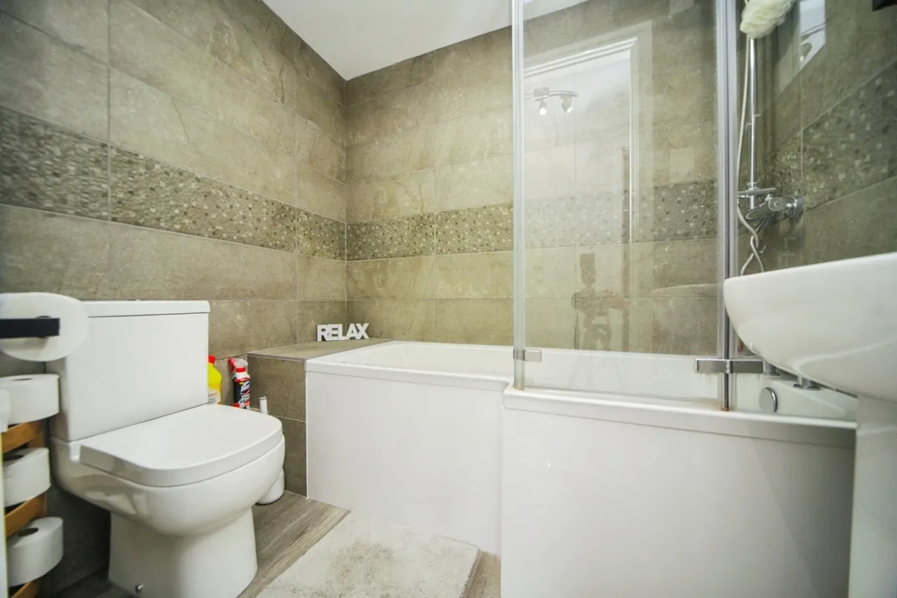 Nuthatch Close, Stowmarket, Suffolk, IP14, photo 15