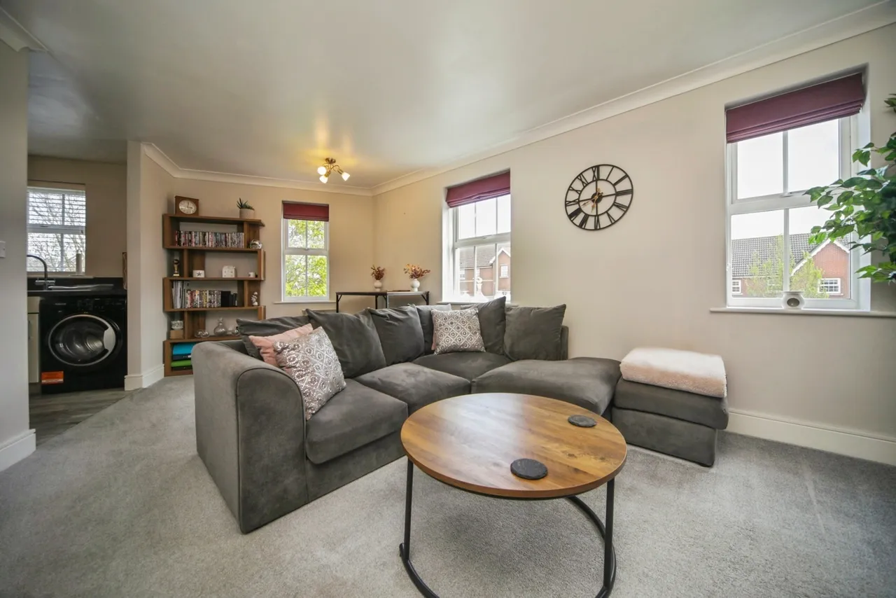 Nuthatch Close, Stowmarket, Suffolk, IP14, photo 3