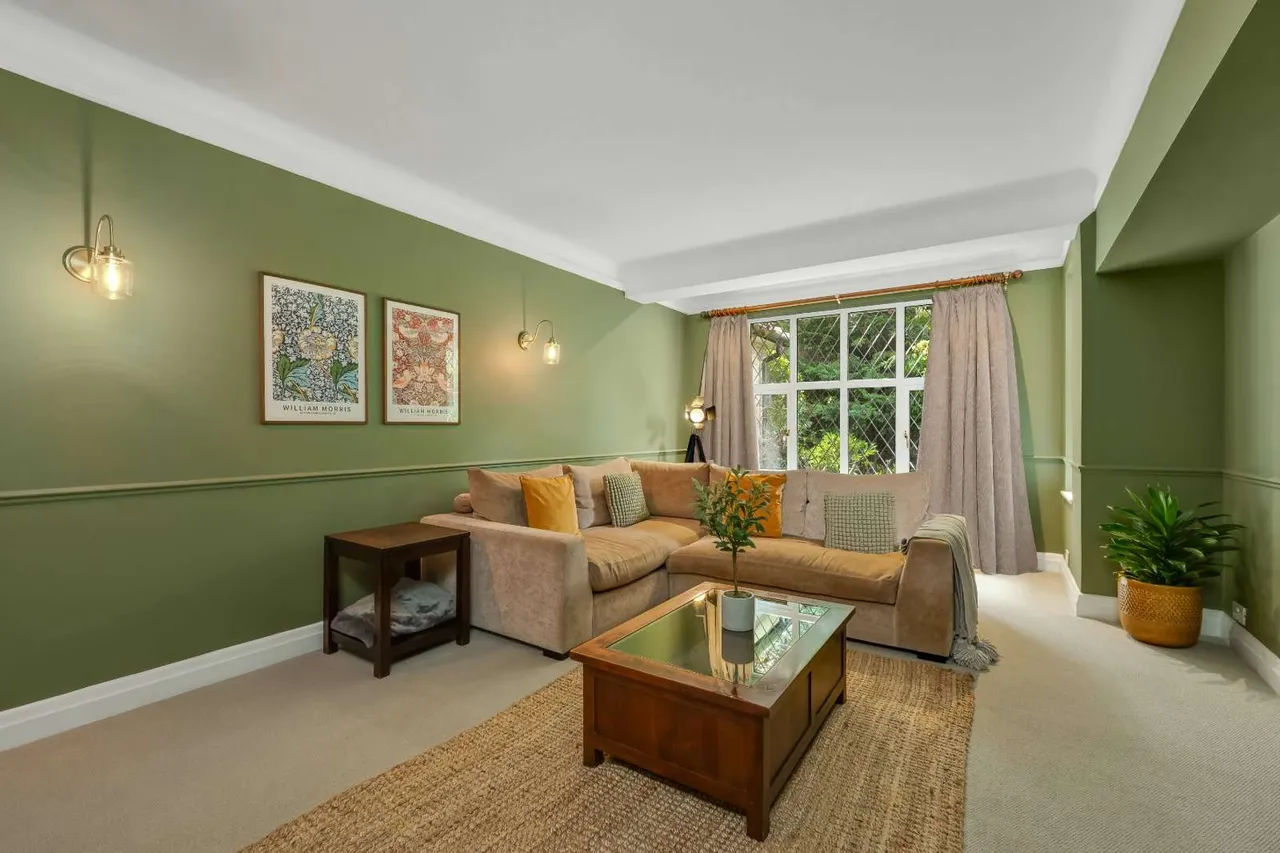 Home Farm Close, Esher, Surrey, KT10 9HA, photo 6