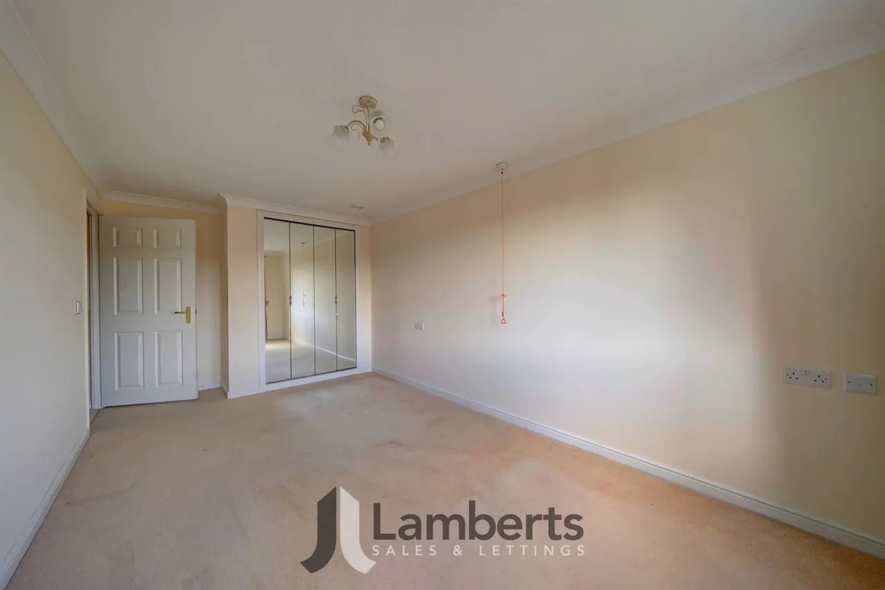 25 Pardoe Court New Road, Studley, photo 5