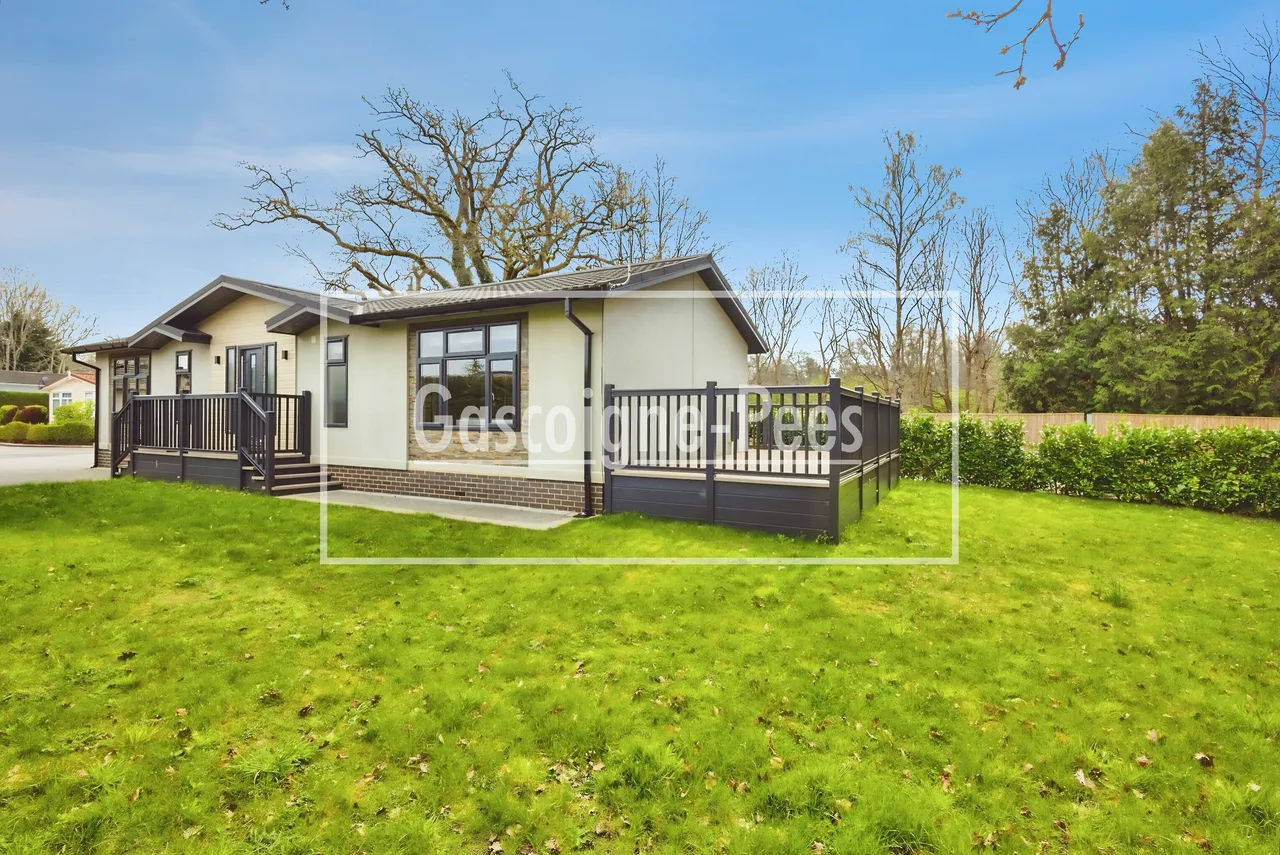 Portsmouth Road, Thursley, GU8, photo 3