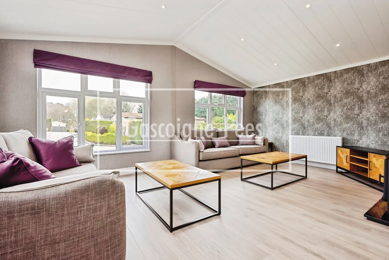 Portsmouth Road, Thursley, GU8, photo 5