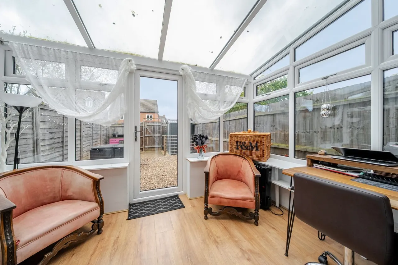 2 bed house for sale, Rideau Road, Meon Vale, CV37