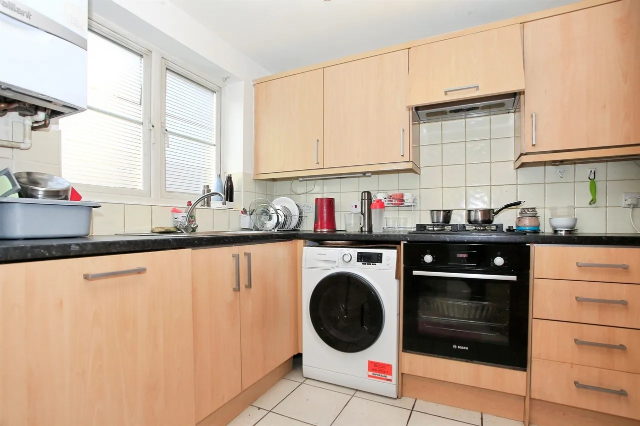 Phoenix Close, Peterborough, PE2, photo 2