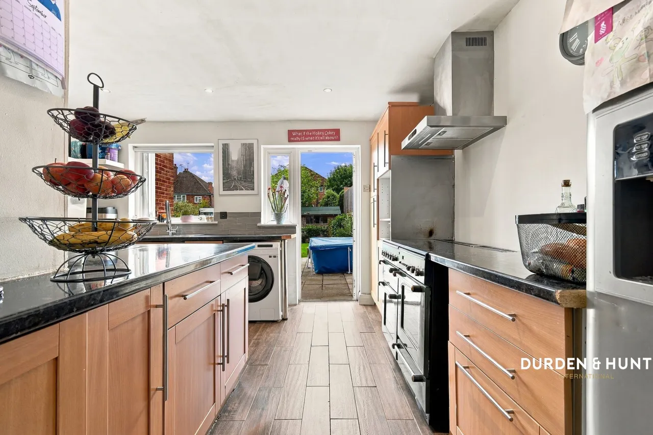 Harwater Drive, Loughton, IG10, photo 9