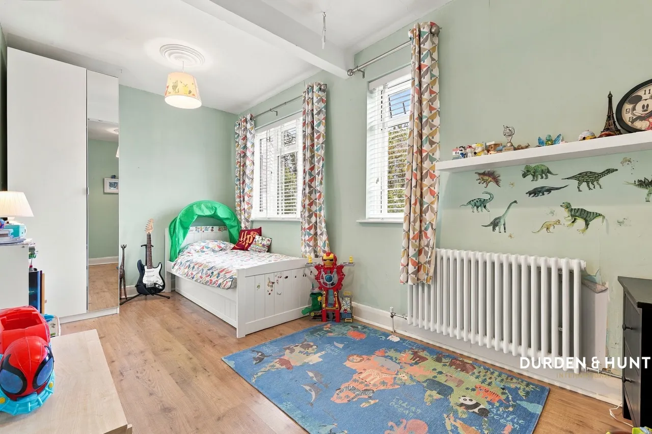 Harwater Drive, Loughton, IG10, photo 15