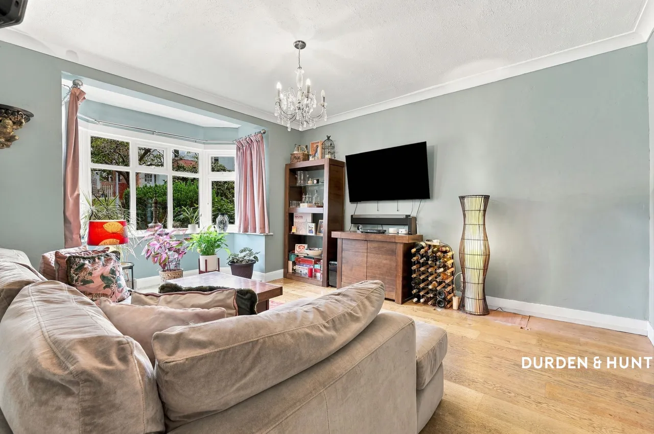Harwater Drive, Loughton, IG10, photo 3