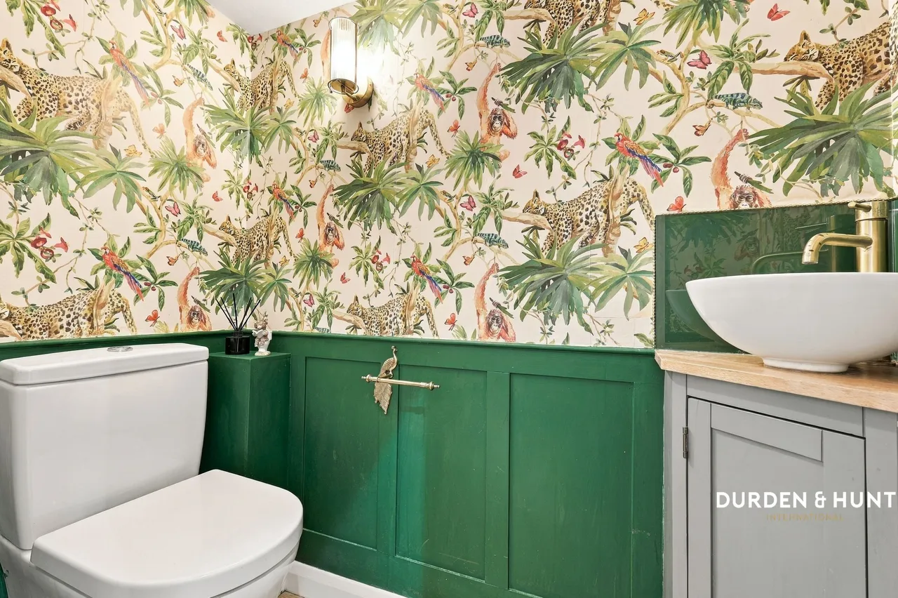 Harwater Drive, Loughton, IG10, photo 10