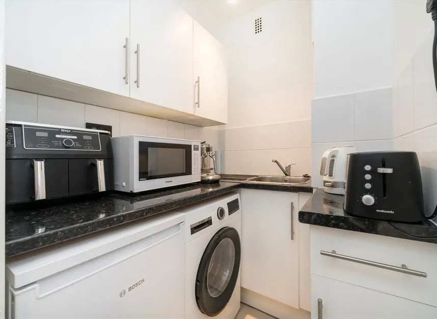 Woburn Place, Bloomsbury, WC1H, photo 4