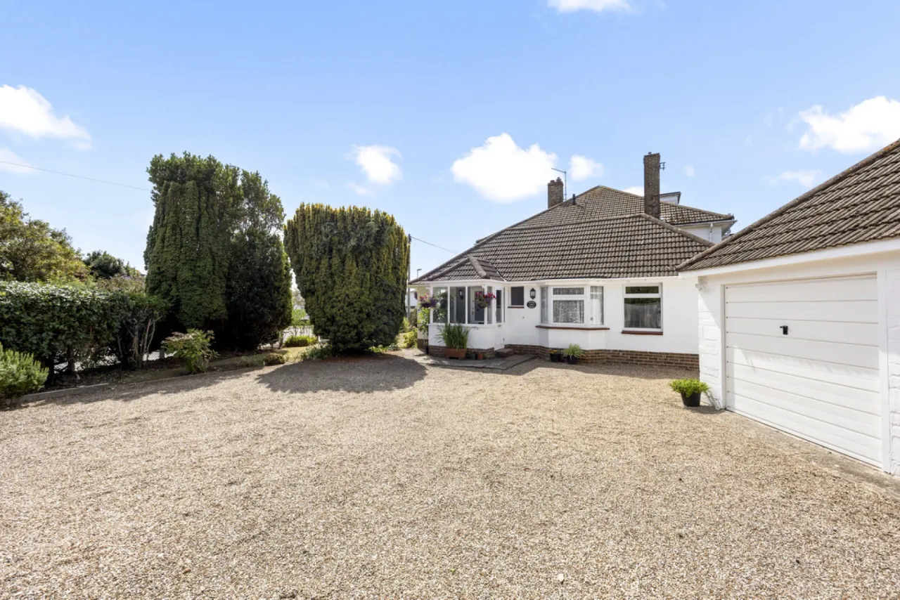 Moat Way, Worthing, BN12, photo 3
