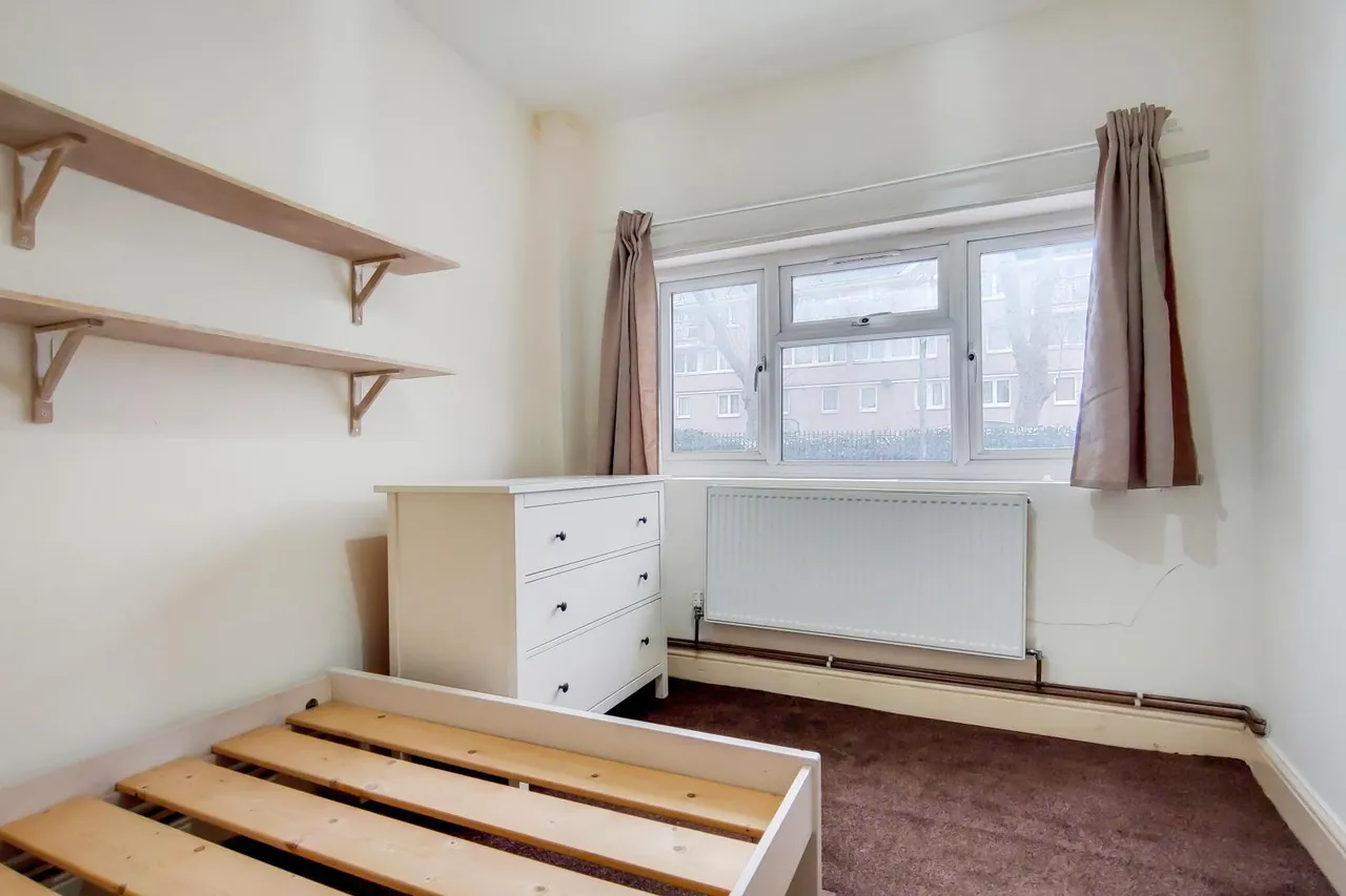 Albert Road, North Woolwich, E16, photo 5