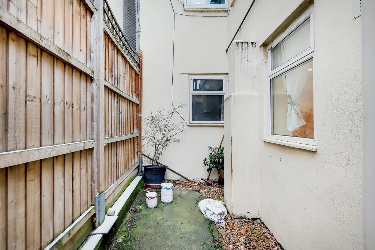 Albert Road, North Woolwich, E16, photo 3