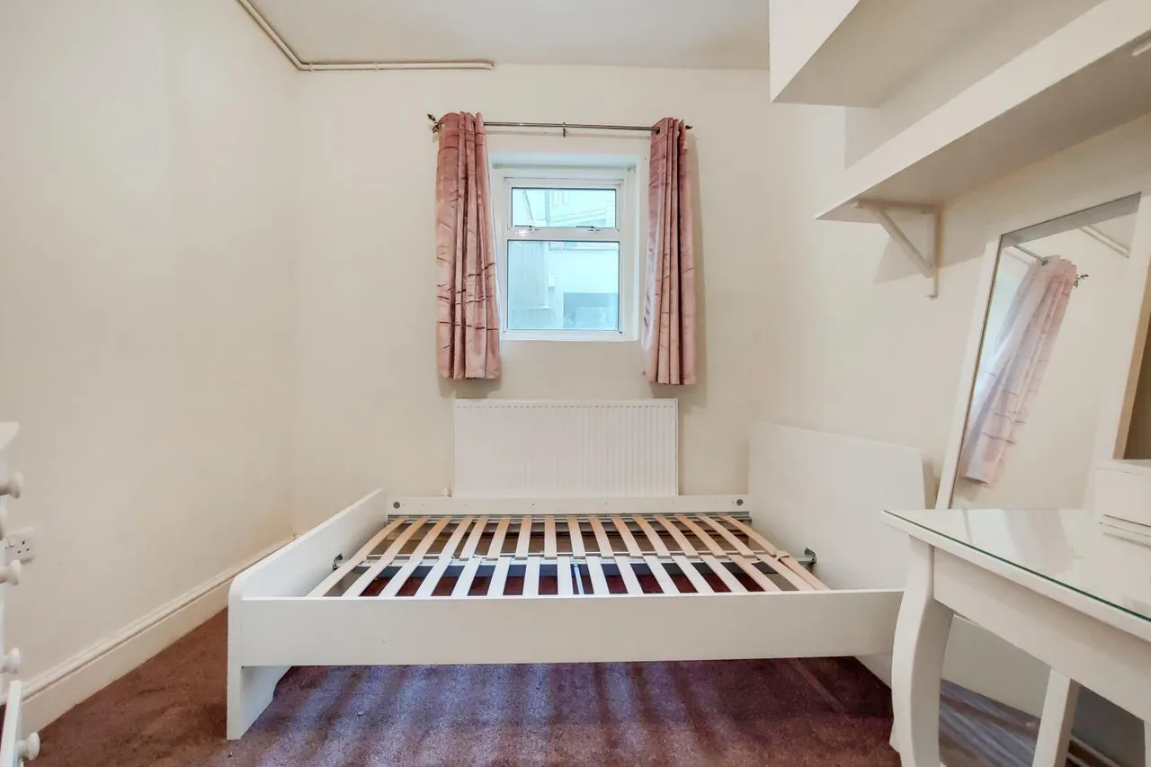 Albert Road, North Woolwich, E16, photo 4