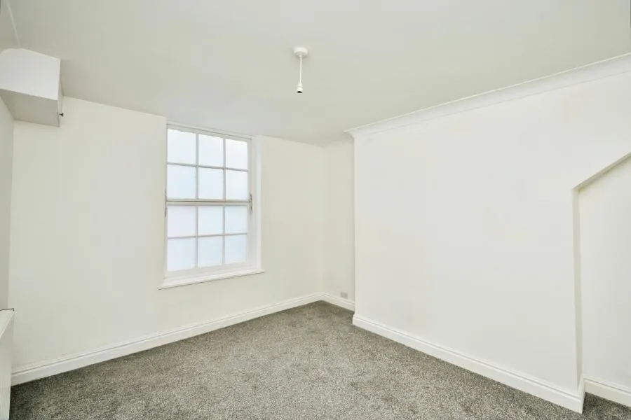 Clarence Road, East Cowes, PO32, photo 5