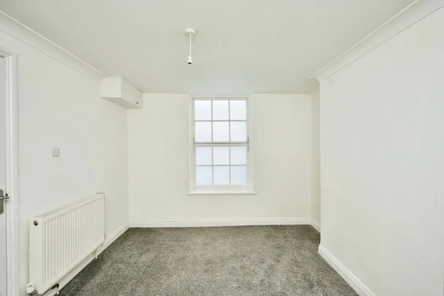 Clarence Road, East Cowes, PO32, photo 6