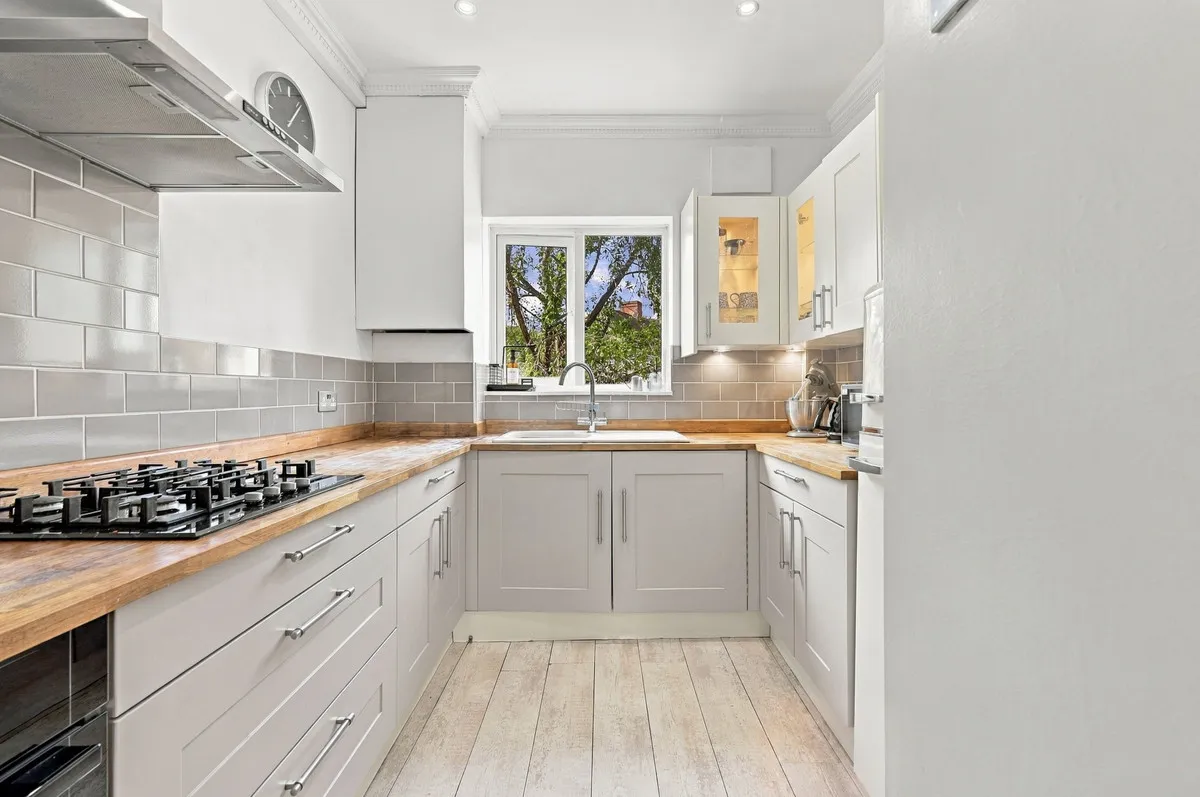 Church Hill, Loughton, IG10, photo 3