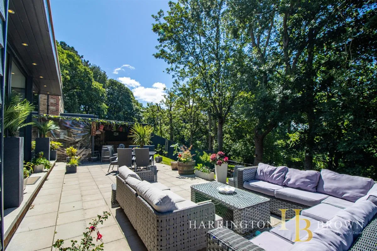Benfieldside Road, Shotley Bridge, photo 13