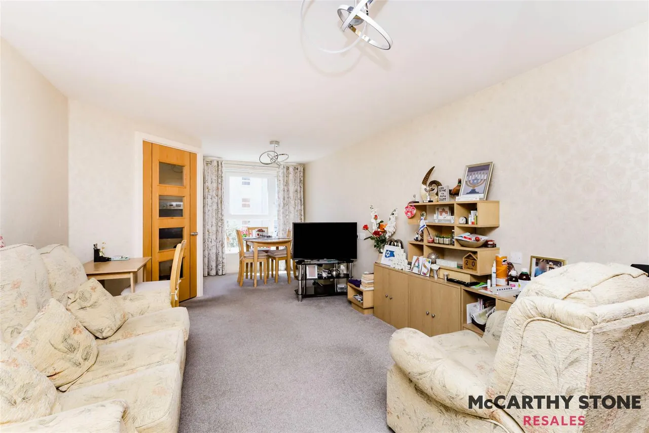 Jevington Gardens, Eastbourne, BN21, photo 2
