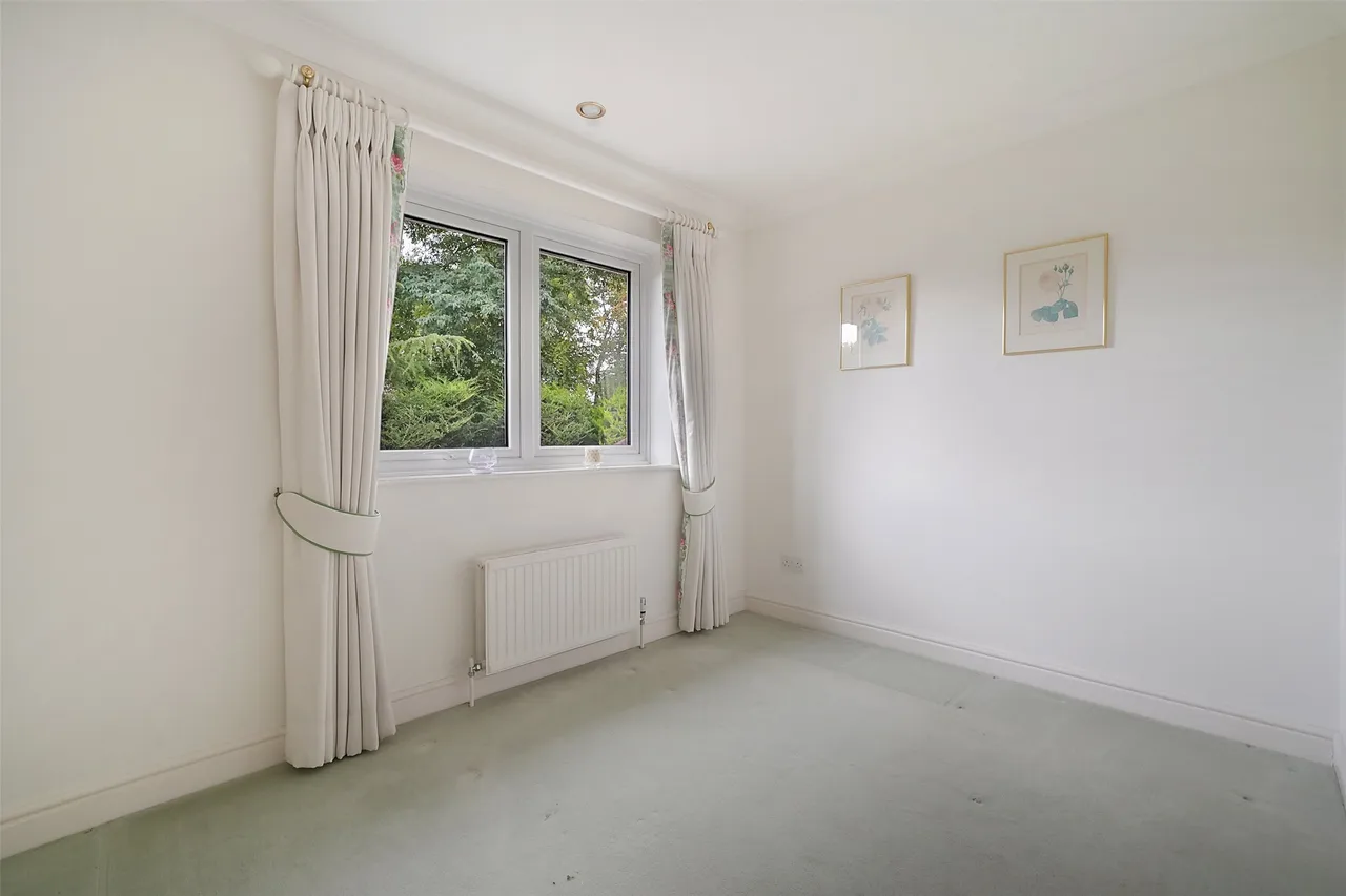 Glenheadon Close, Leatherhead, KT22, photo 23