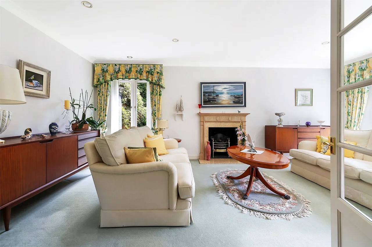 Glenheadon Close, Leatherhead, KT22, photo 6