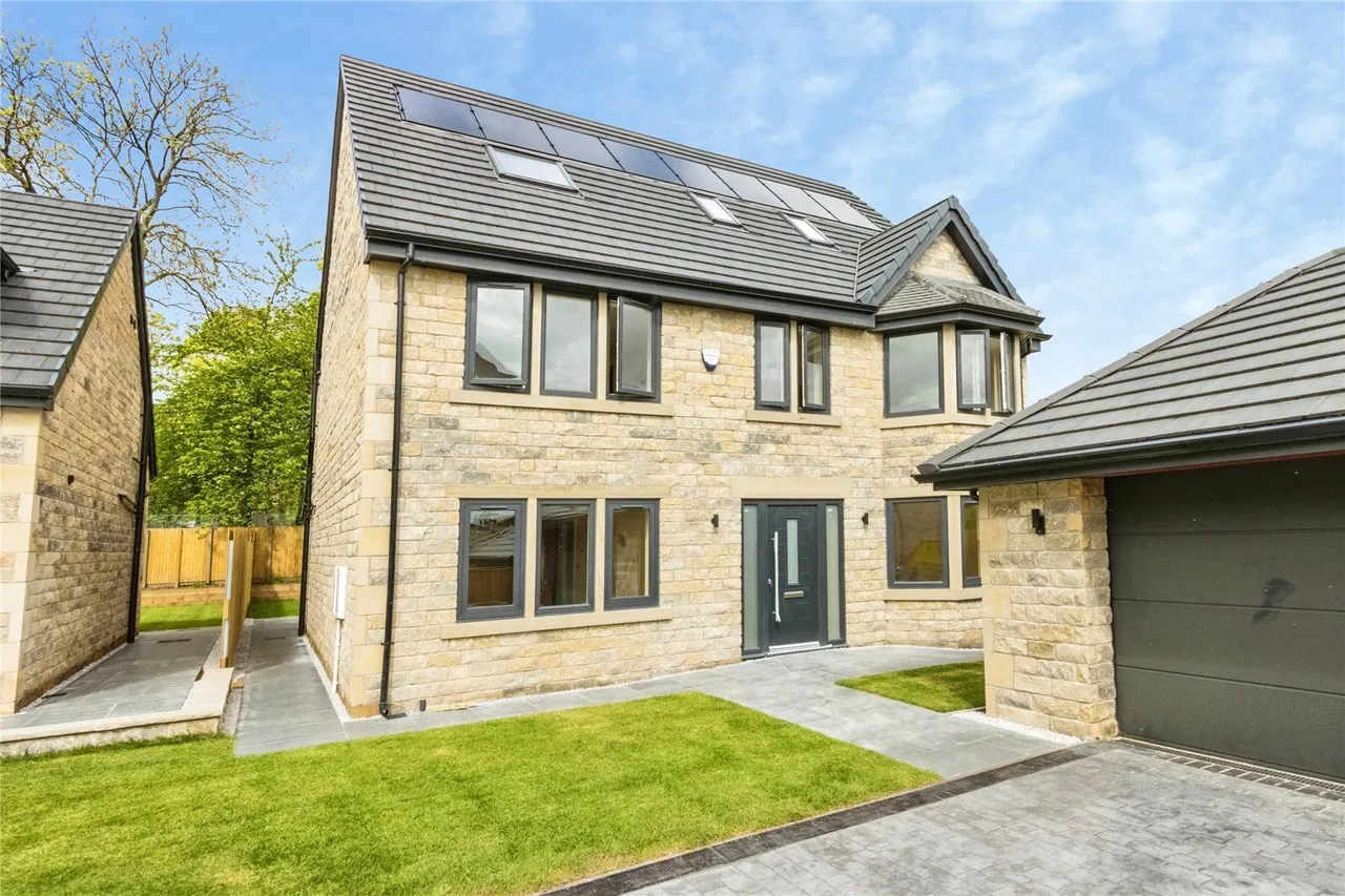 Manor Court, Horbury, Wakefield, WF4, photo 4
