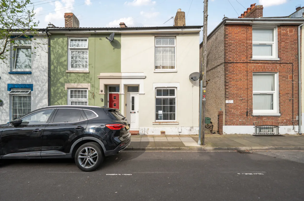 2 bed house for sale, Kassassin Street, Southsea, PO4
