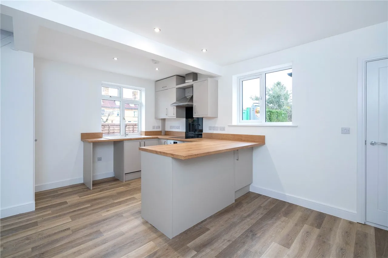 Exeter Street, Bourne, PE10, photo 4