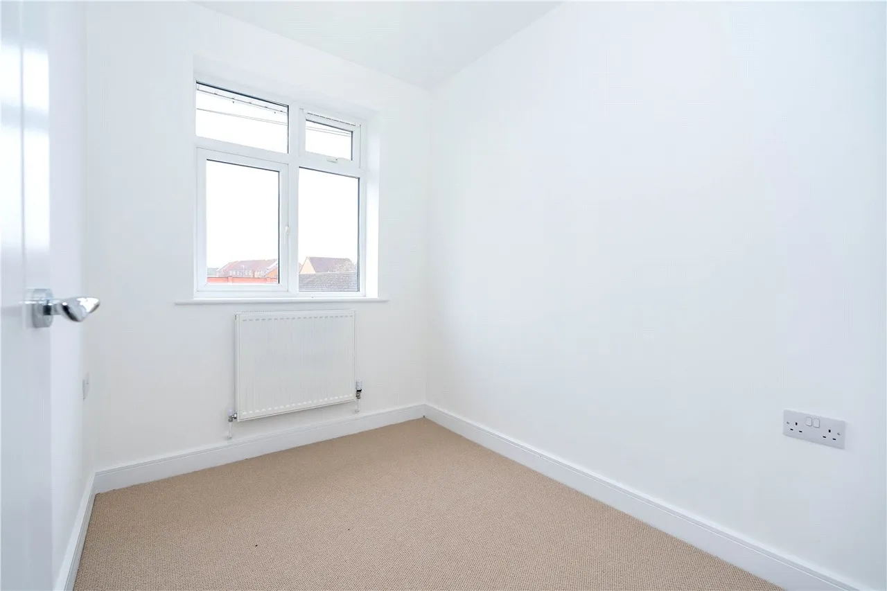 Exeter Street, Bourne, PE10, photo 13