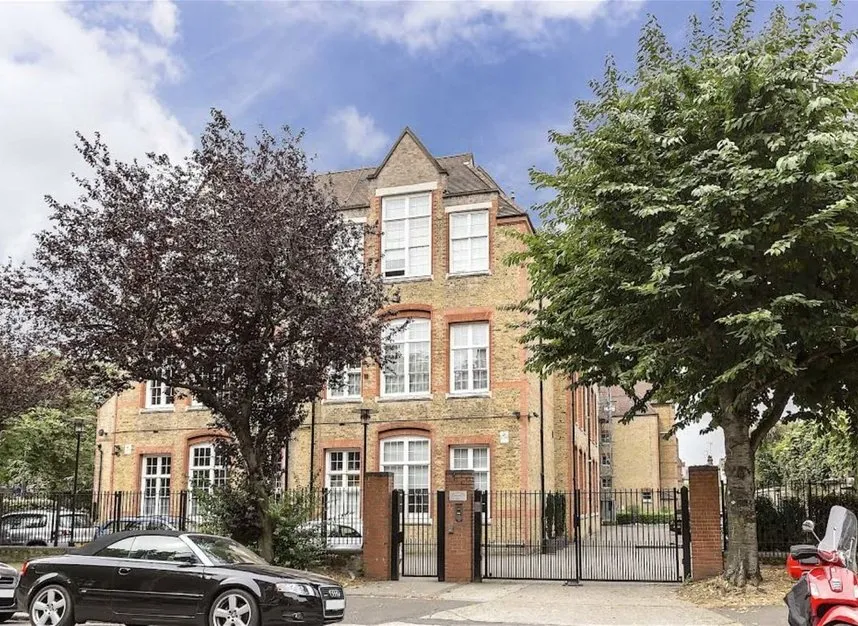 3 bed flat to rent — Battersea Park Road, Battersea, SW11