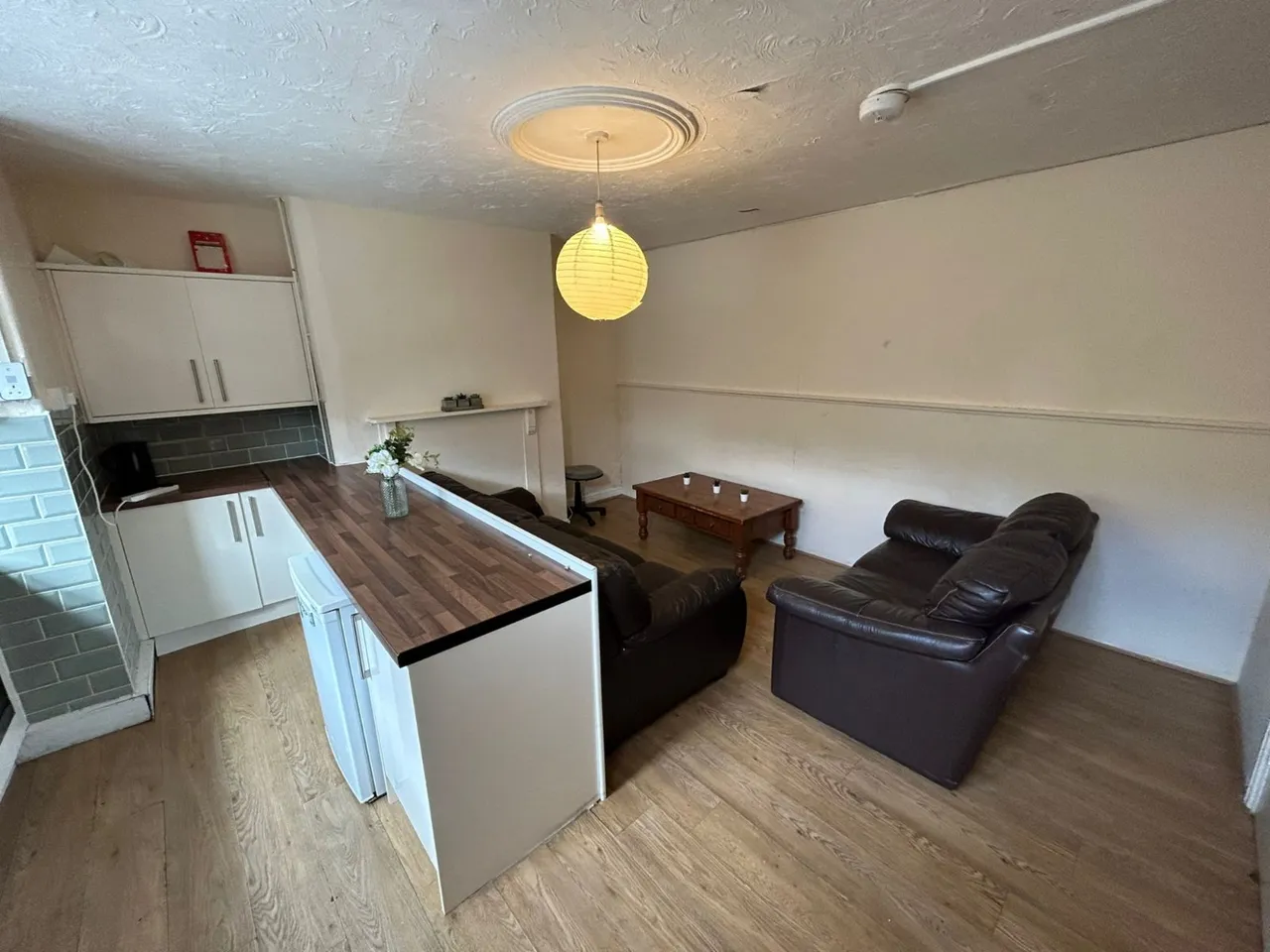 4 bed house to rent, Wrangthorn Place, Hyde Park, LS6