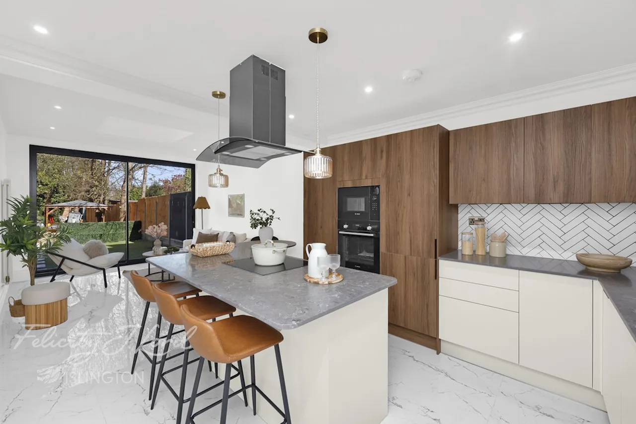 2 bed flat for sale, Hillmarton Road, London, N7