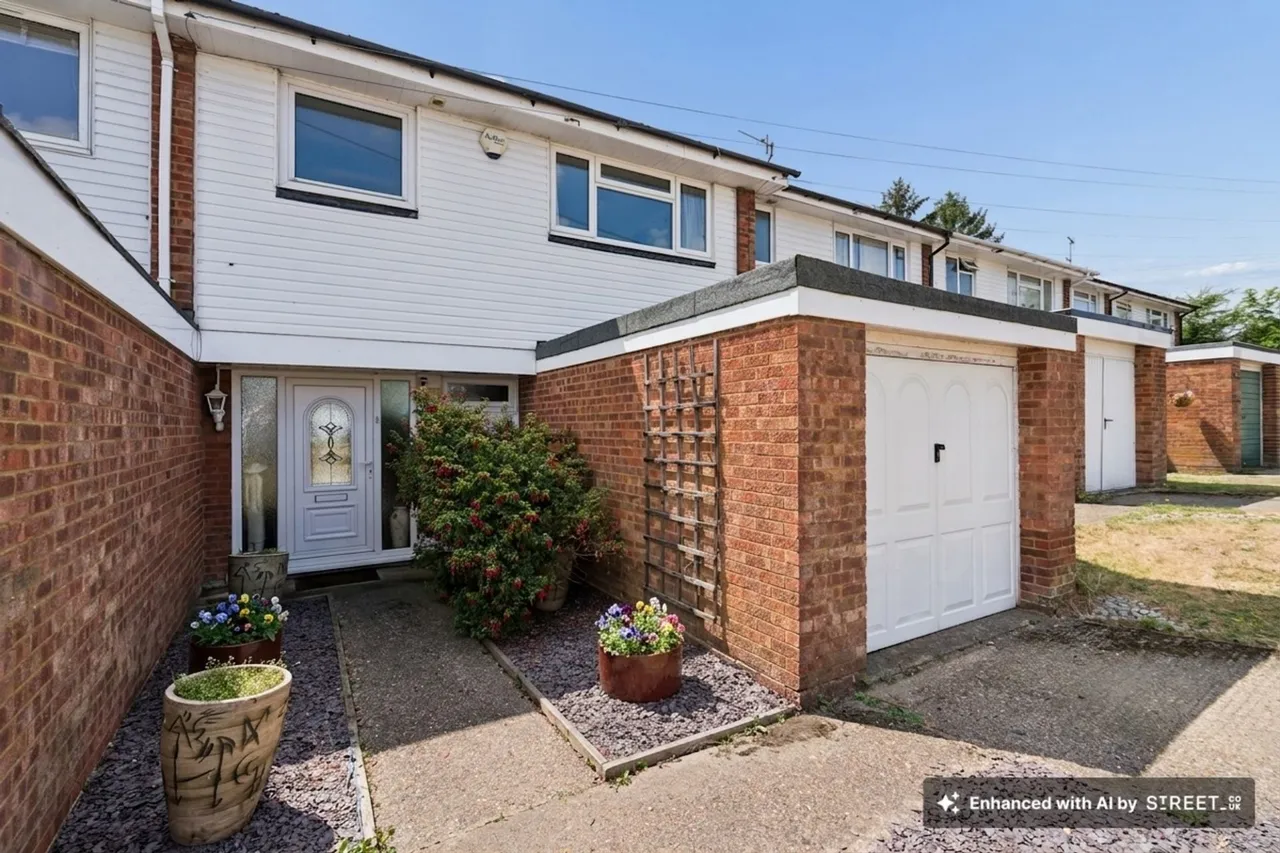 3 bed house for sale — Heath End Road, Flackwell Heath, HP10
