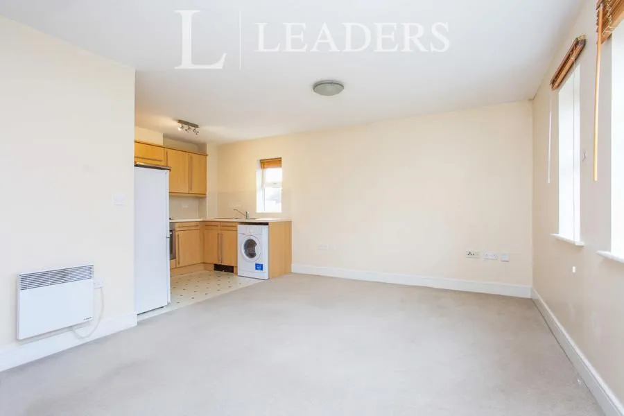 Victoria Place, Woking, GU21, photo 2