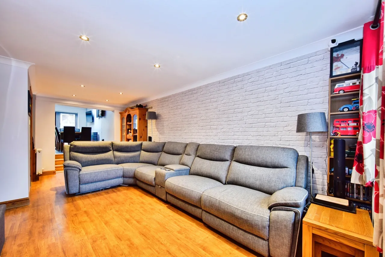 Woodbridge Drive, Maidstone, photo 5