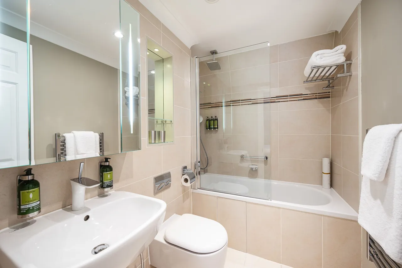 Superior Two Bedroom, Calico House, 42b Bow Lane, London, photo 5