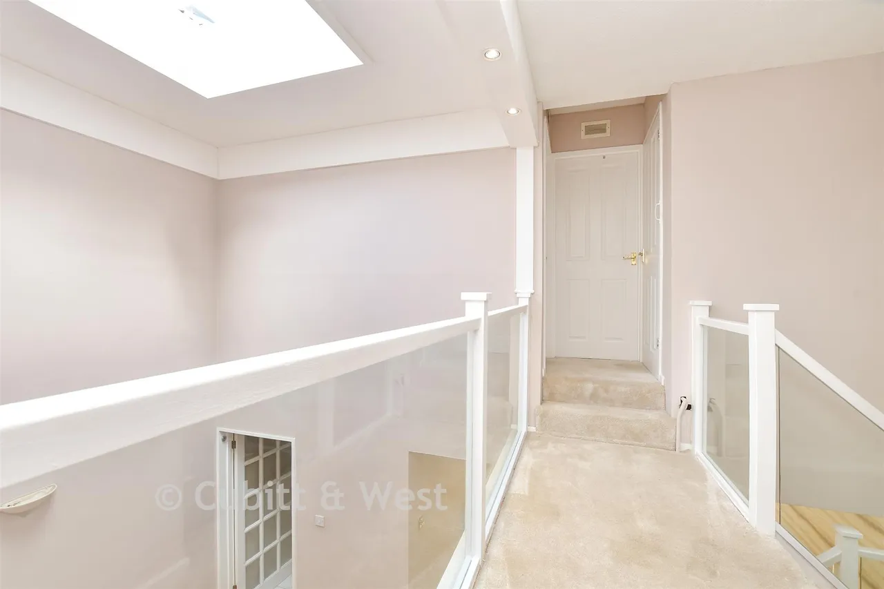 Tipton Drive, Croydon, CR0, photo 11
