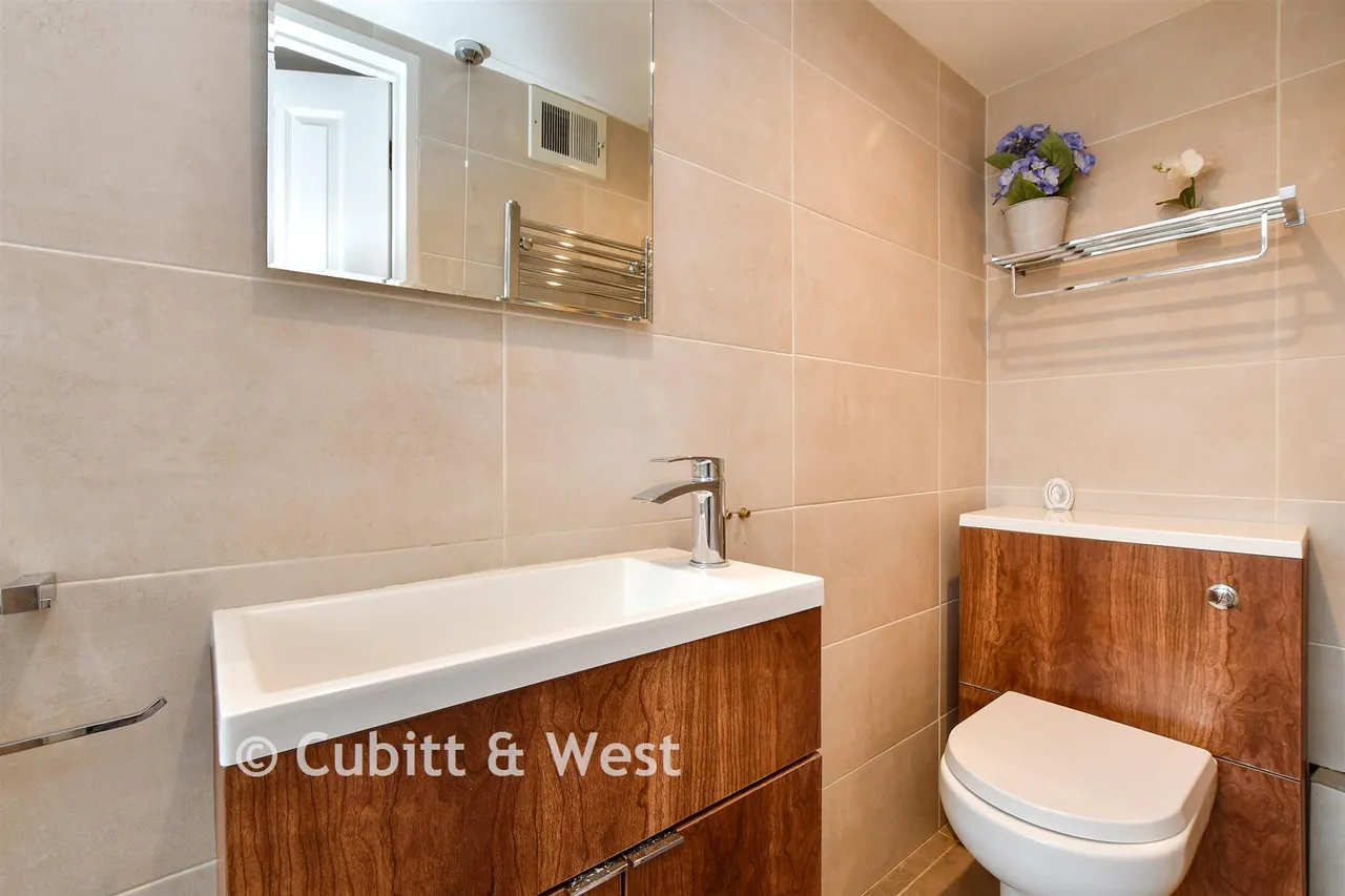 Tipton Drive, Croydon, CR0, photo 12