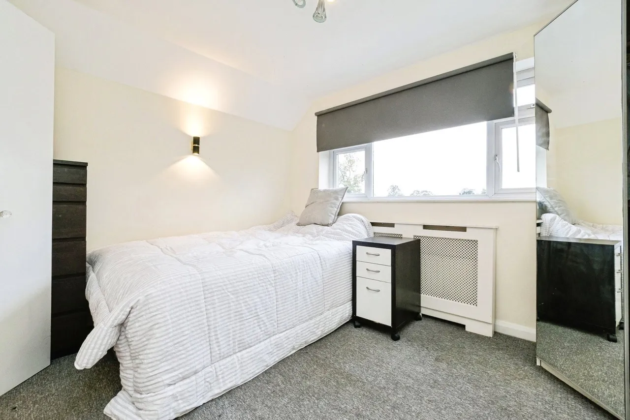 Wykeham Avenue, HORNCHURCH, Essex, RM11, photo 11