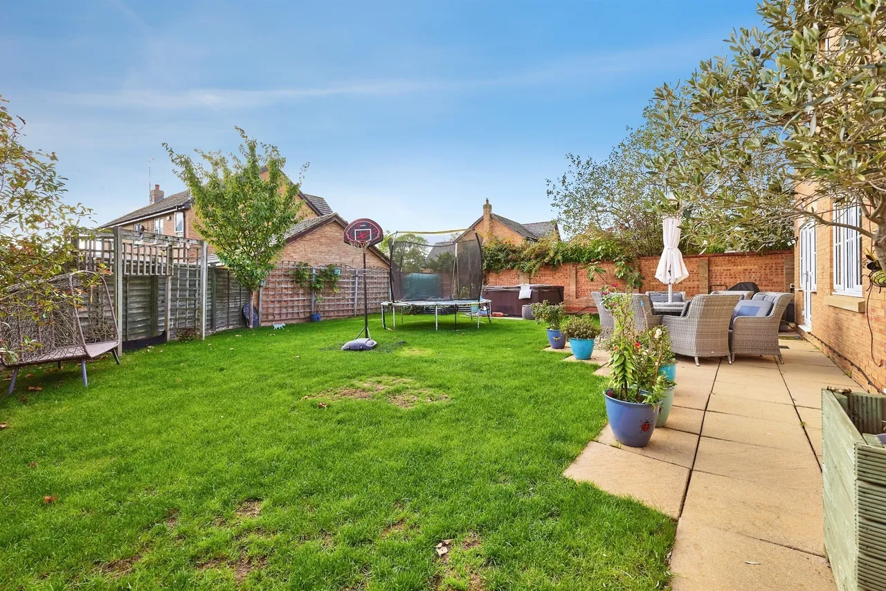 Hillfield Road, Peterborough, PE8, photo 2