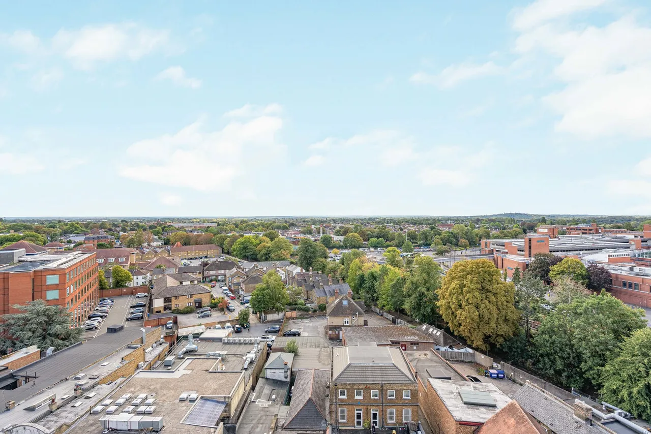 High Street, Staines-upon-Thames, TW18, photo 21