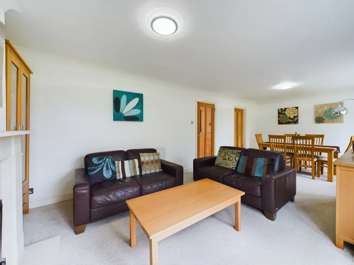 Springfield Grove, Sunbury-on-thames, TW16, photo 5