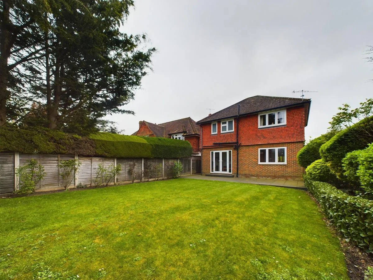 Springfield Grove, Sunbury-on-thames, TW16, photo 15