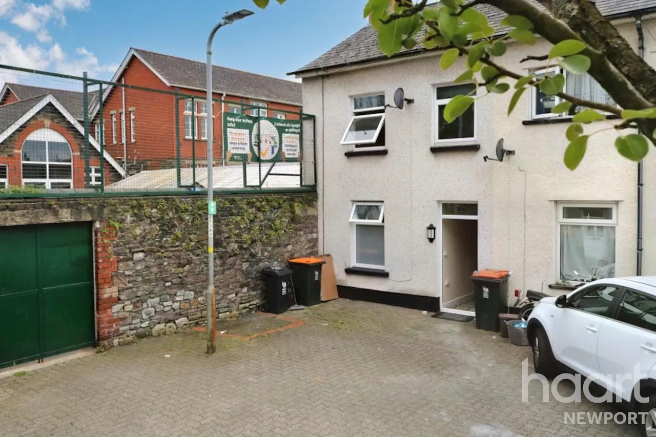 2 bed house to rent, Lord Street, Newport, NP19