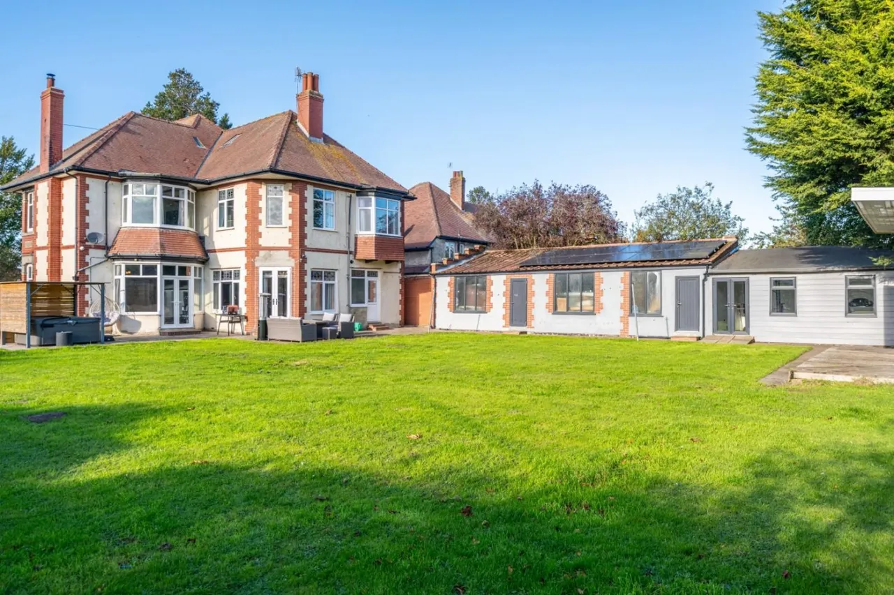 6 bed house for sale — Kingsgate, Bridlington