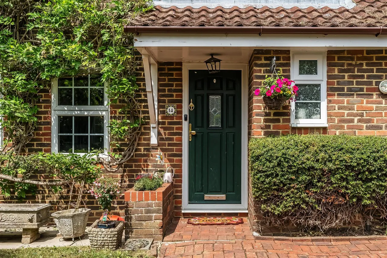 Wishford Court, Ashtead, KT21, photo 19