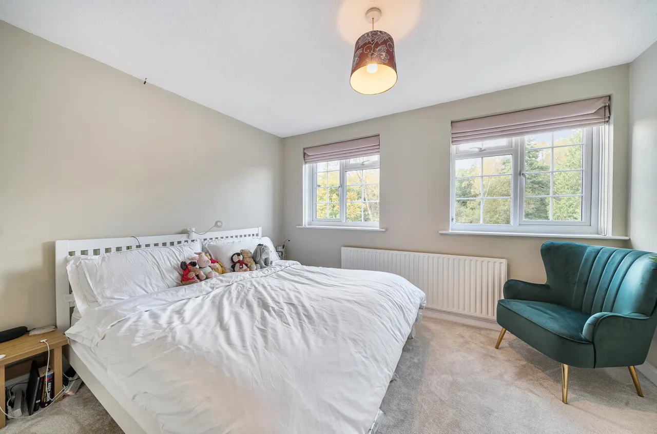 Hazel Avenue, Farnborough, Hampshire, GU14 0HB, photo 8